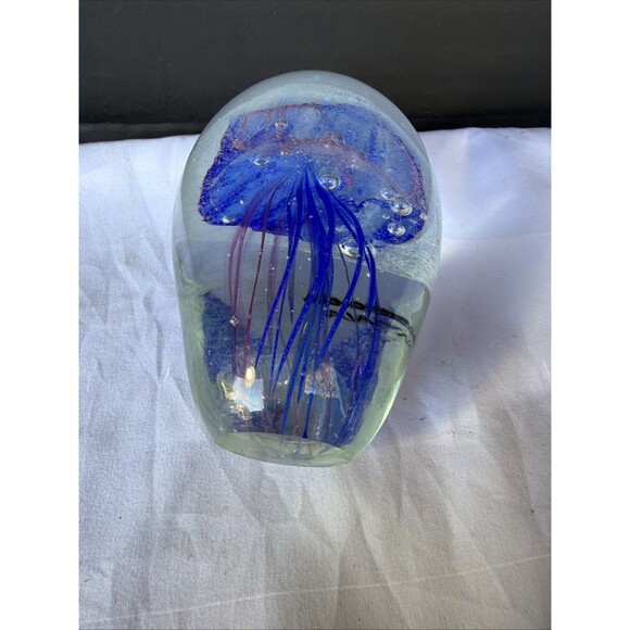 Paperweight Jelly Fish Hand Blown Art Clear Red And Blue 5" High 3"wide Bubbles - Picture 4 of 5